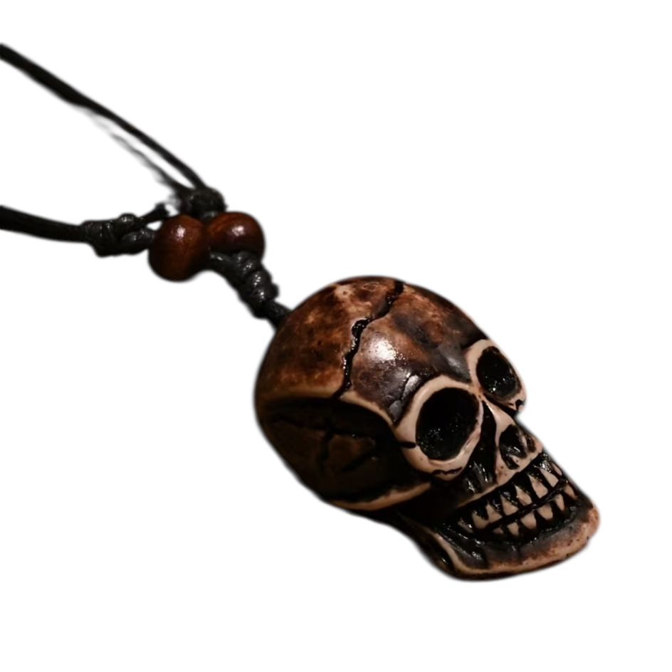 Colar com Caveira em Madeira e Cordão Ajustável