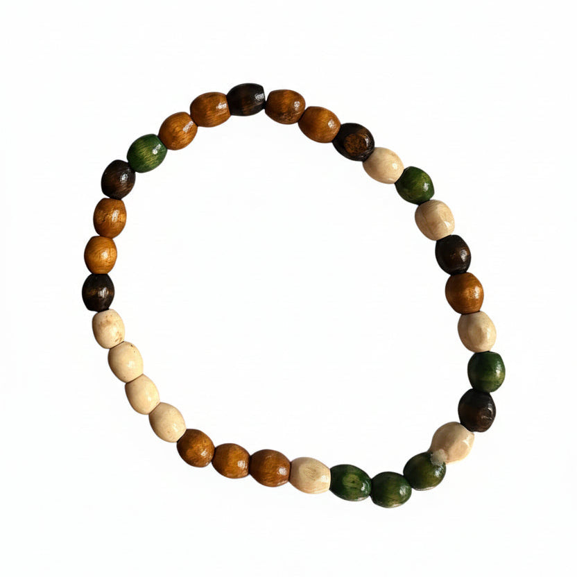 Pulseira Artesanal de Contas em Madeira Colorida com Cordão Elástico