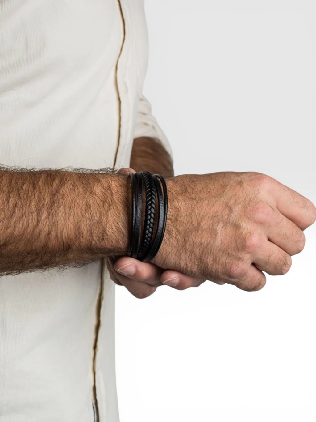 Pulseira em Couro Sintético com Fecho Magnético