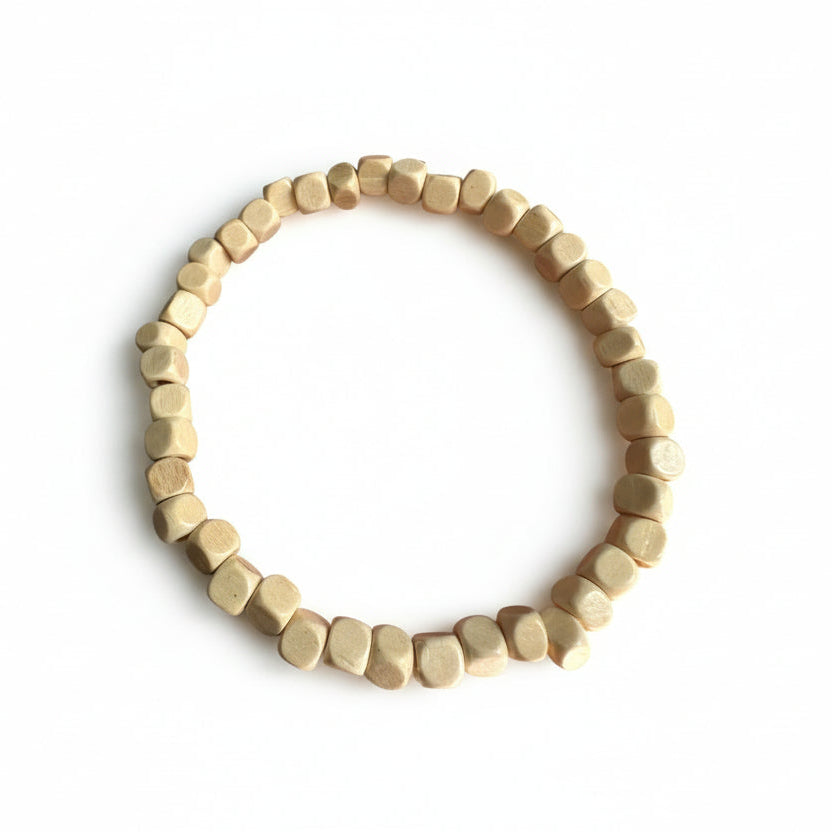 Pulseira Artesanal de Contas em Madeira com Cordão Elástico