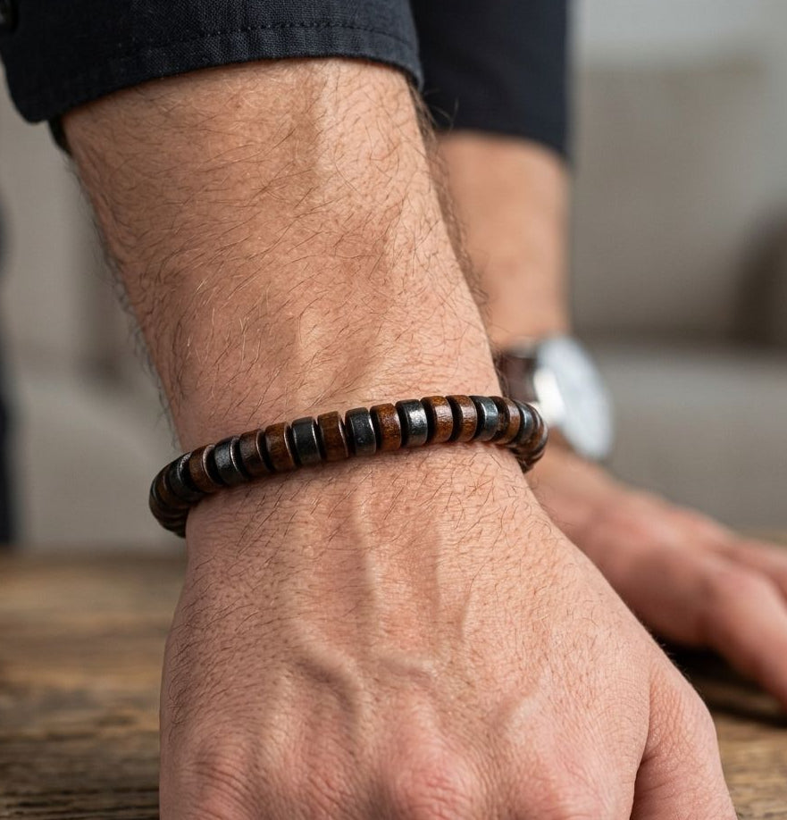 Pulseira Artesanal em Madeira com Contas e Elástico