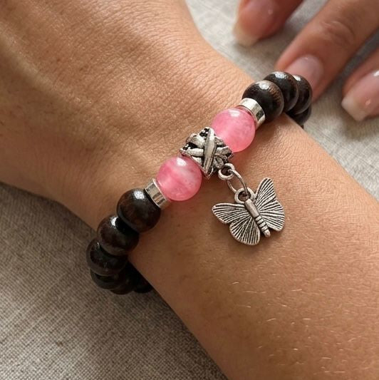 Pulseira de Contas em Madeira Natural com Detalhes com Cordão Elástico