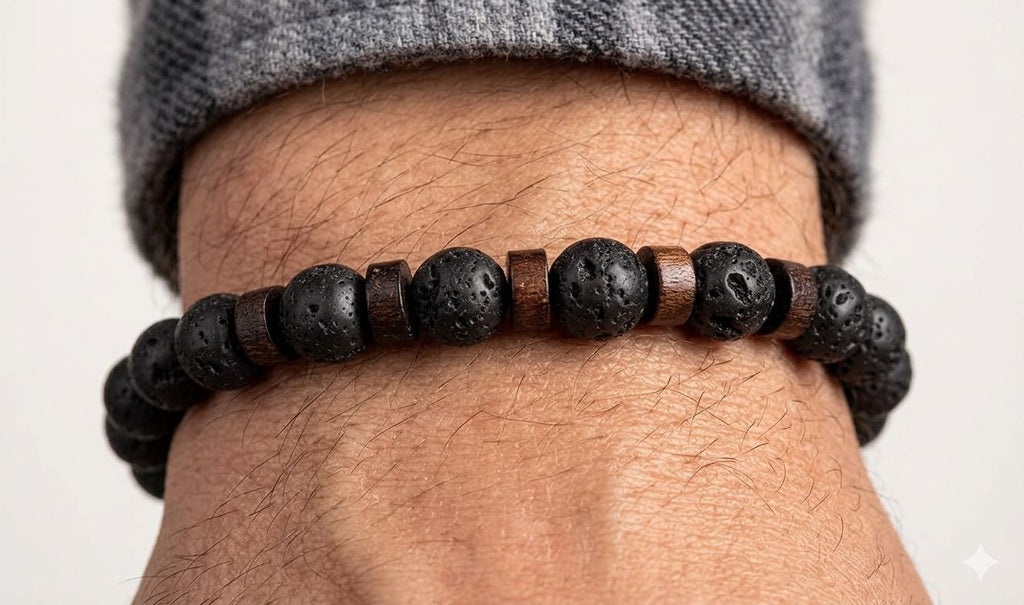Pulseira com Pedra Vulcânica e Detalhes em Madeira – Ajuste em Elástico
